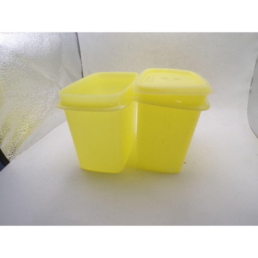 Tupperware Modular Mates Oval 2 Yellow Food Storage Containers 2 Vintage 1 Lid